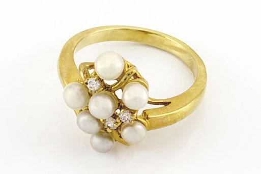 Позолоченное кольцо из сплава с жемчугом 44434 купить в магазине Самоцветы мира