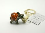 Сувенир янтарь брелок слон . 7,213-B 57213