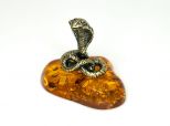 Сувенир янтарь змейка кобра 301