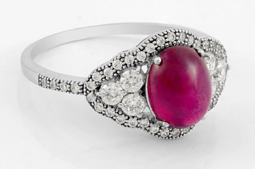 Серебряное кольцо с рубином и фианитами 48674 купить в магазине Самоцветы мира