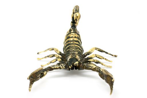 Фигурка скорпиона из бронзы