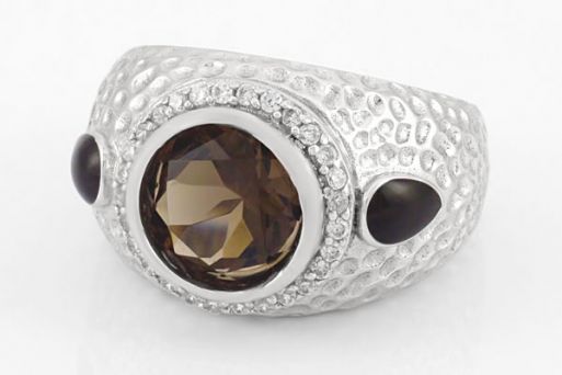 Серебряное кольцо с раухтопазом и фианитами 50951 купить в магазине Самоцветы мира