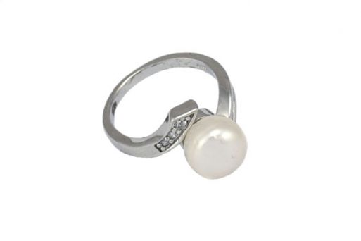 Кольцо из серебра 925 пробы с жемчугом.