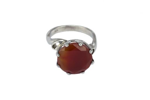 Кольцо из серебра 925 пробы с сердоликом.