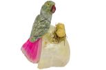Фигурка попугай из змеевика у гнезда. Вес 100-130 гр.