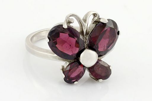 Серебряное кольцо с гранатом 59346 купить в магазине Самоцветы мира