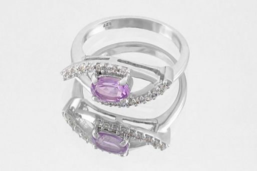 Серебряное кольцо с аметистом и фианитами 59775 купить в магазине Самоцветы мира