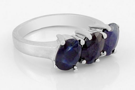 Серебряное кольцо с сапфиром 60255 купить в магазине Самоцветы мира