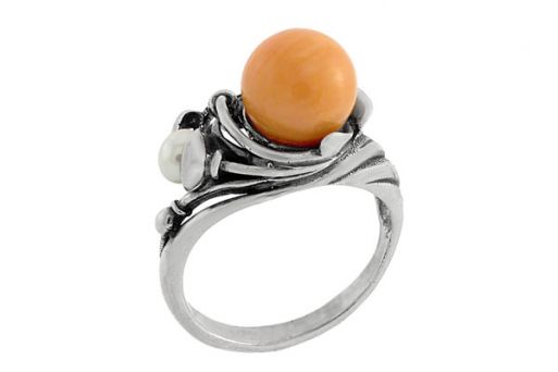 Серебряное кольцо с розовым кораллом 60673 купить в магазине Самоцветы мира
