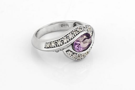 Серебряное кольцо с александритом и фианитами 60915 купить в магазине Самоцветы мира