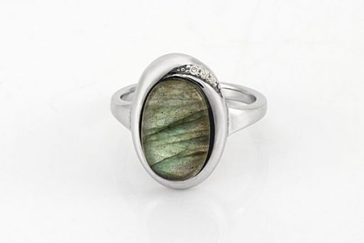 Серебряное кольцо с лабрадором 61032 купить в магазине Самоцветы мира