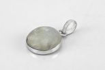 Кулон из серебра с лунным камнем круг 16 мм 61038