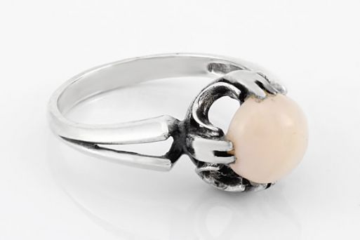 Серебряное кольцо с розовым опалом 61447 купить в магазине Самоцветы мира