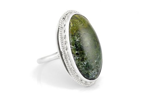 Серебряное кольцо с моховым агатом 61469 купить в магазине Самоцветы мира