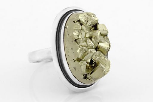 Серебряное кольцо с пиритом 61589 купить в магазине Самоцветы мира