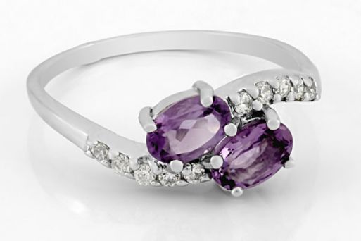 Серебряное кольцо с аметистом и фианитами 62087 купить в магазине Самоцветы мира
