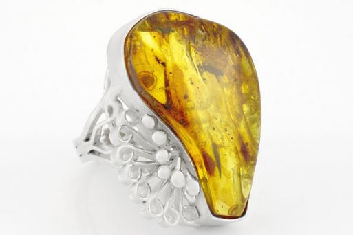 Серебряное кольцо с янтарём 62854 купить в магазине Самоцветы мира