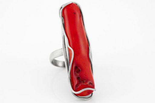 Мельхиоровое кольцо с кораллом 63267 купить в магазине Самоцветы мира