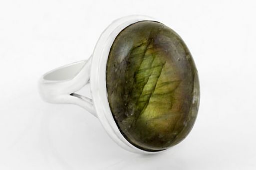 Серебряное кольцо с лабрадором 63388 купить в магазине Самоцветы мира