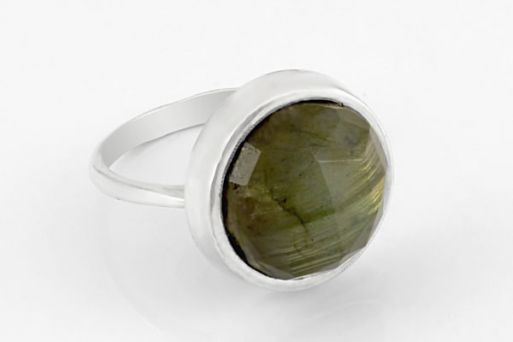 Серебряное кольцо с лабрадором 64958 купить в магазине Самоцветы мира