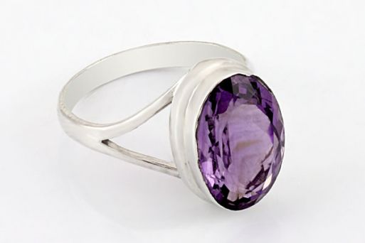 Серебряное кольцо с аметистом 65017 купить в магазине Самоцветы мира