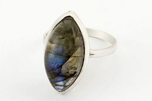 Серебряное кольцо с лабрадором 65068 купить в магазине Самоцветы мира