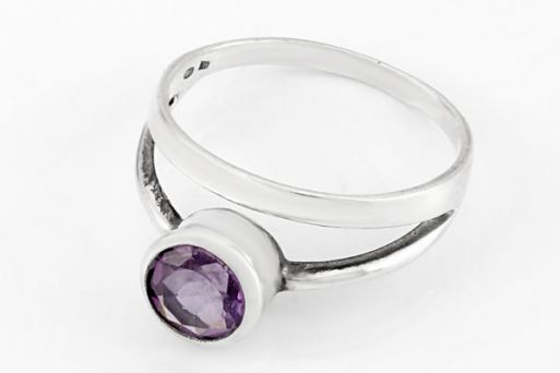Серебряное кольцо с аметистом 65385 купить в магазине Самоцветы мира