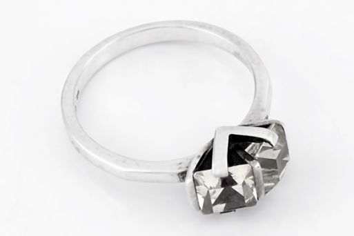 Серебряное кольцо с топазом 65425 купить в магазине Самоцветы мира