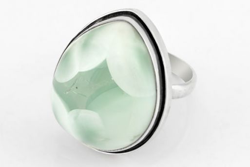 Серебряное кольцо с пренитом 65785 купить в магазине Самоцветы мира