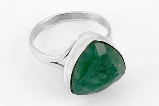Серебряное кольцо с изумрудом 67067 купить в магазине Самоцветы мира