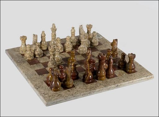 шахматы оникс+песчаник подарочные 40х40см ― Самоцветы мира